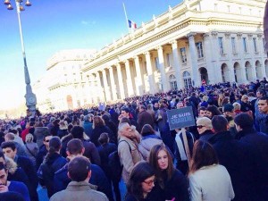 Estimated crowd of 100,000 at Place de la Comédie, Bordeaux on Sunday