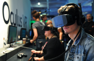 Throw yourself into a video game with the Oculus Rift REX FEATURES