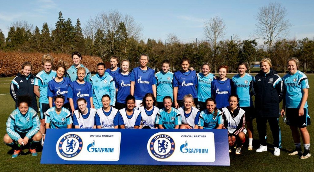 Kingston Ladies Football train with Chelsea River Online