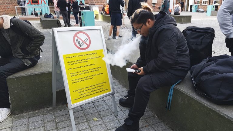 Kingston courtyard ban on E-Cigarettes