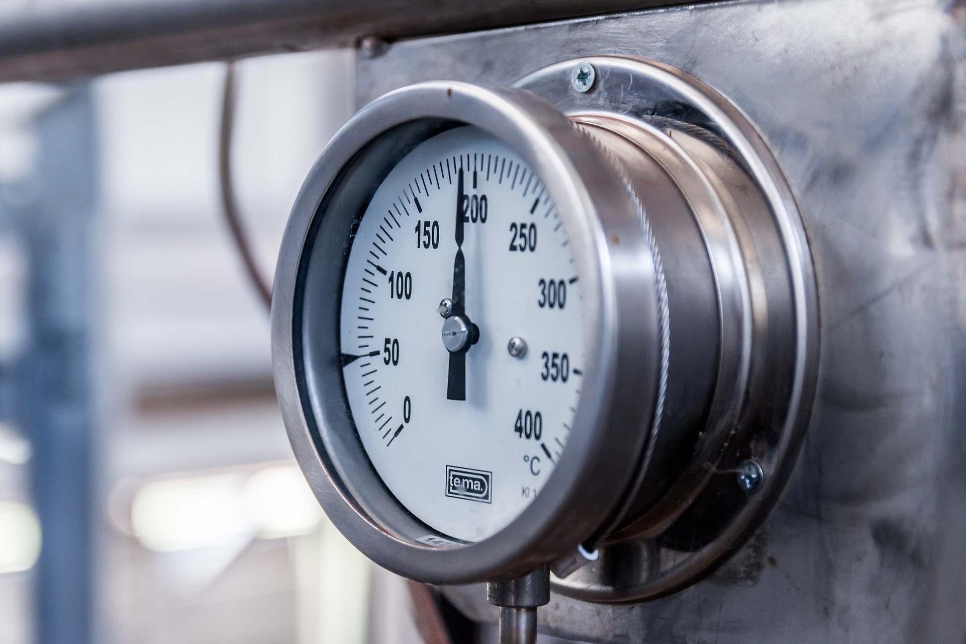 Pressure gauge on a gas boiler
