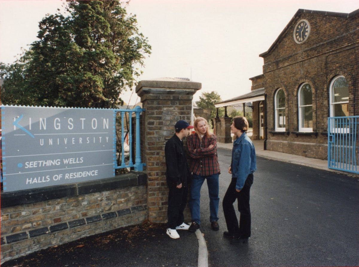 three students outside Seething Wells  halls in 1995. 