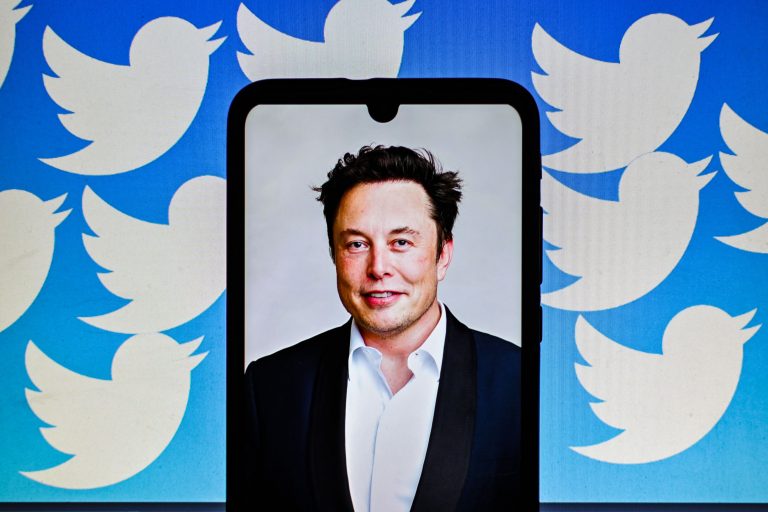 Elon Musk officially acquires Twitter and students are skeptical